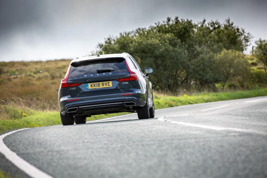  Volvo V60 D3 Inscription 2018 года  (UK) (фото 20 из 40)
